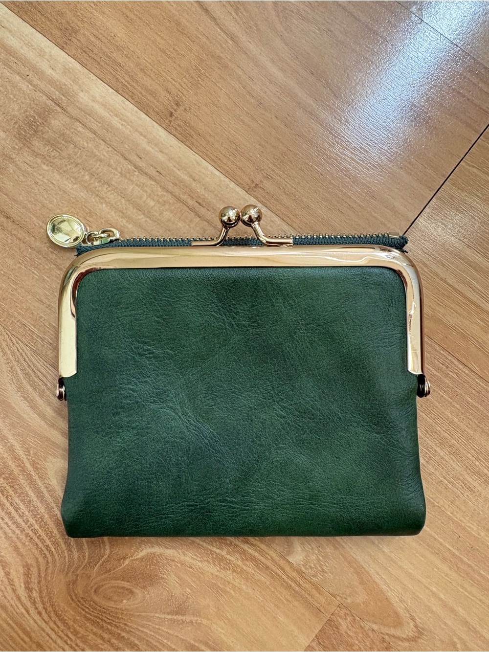 Classic Green Leather Kiss-Lock Wallet